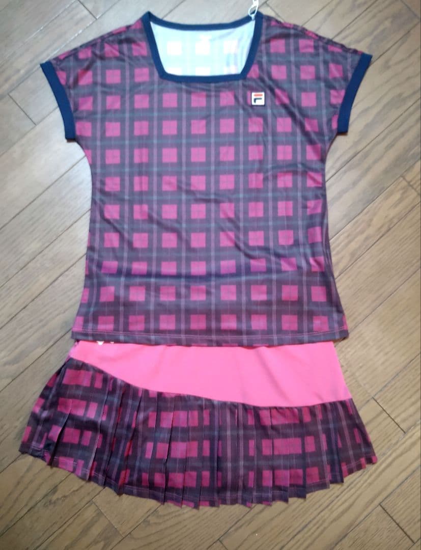 フィラ　テニスウェア上下セット　Ｓサイズ