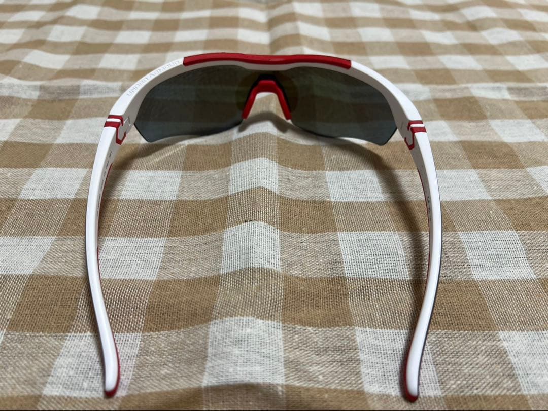 アンダーアーマー　スポーツサングラス