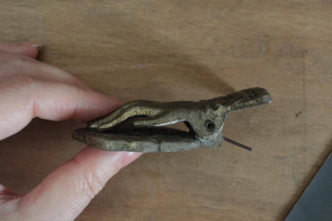 アンティークハンドモチーフクリップ・金属製