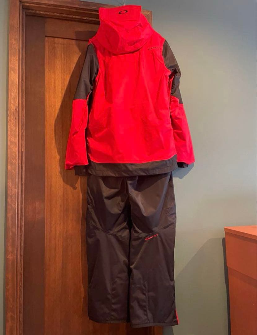 Oakley スキーウェア 赤黒 M