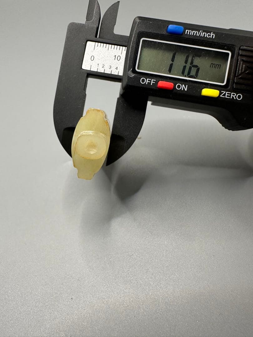 和田玉 長方形彫刻 2点セット ループタイ 古砡　白砡　根付　天然素材 置物骨董