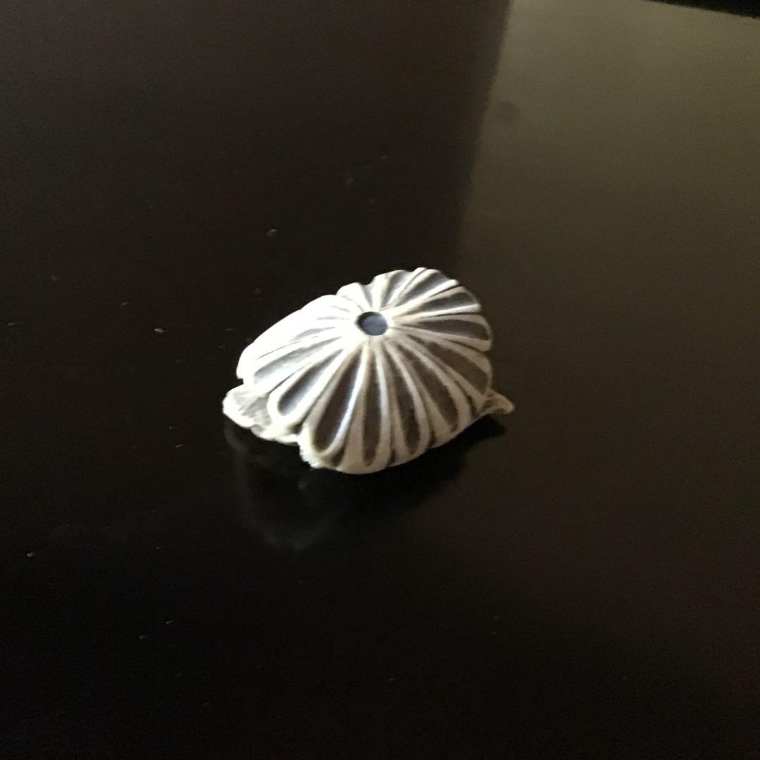 根付け　菊花図柄　日本ホンシュウ鹿角　　N17