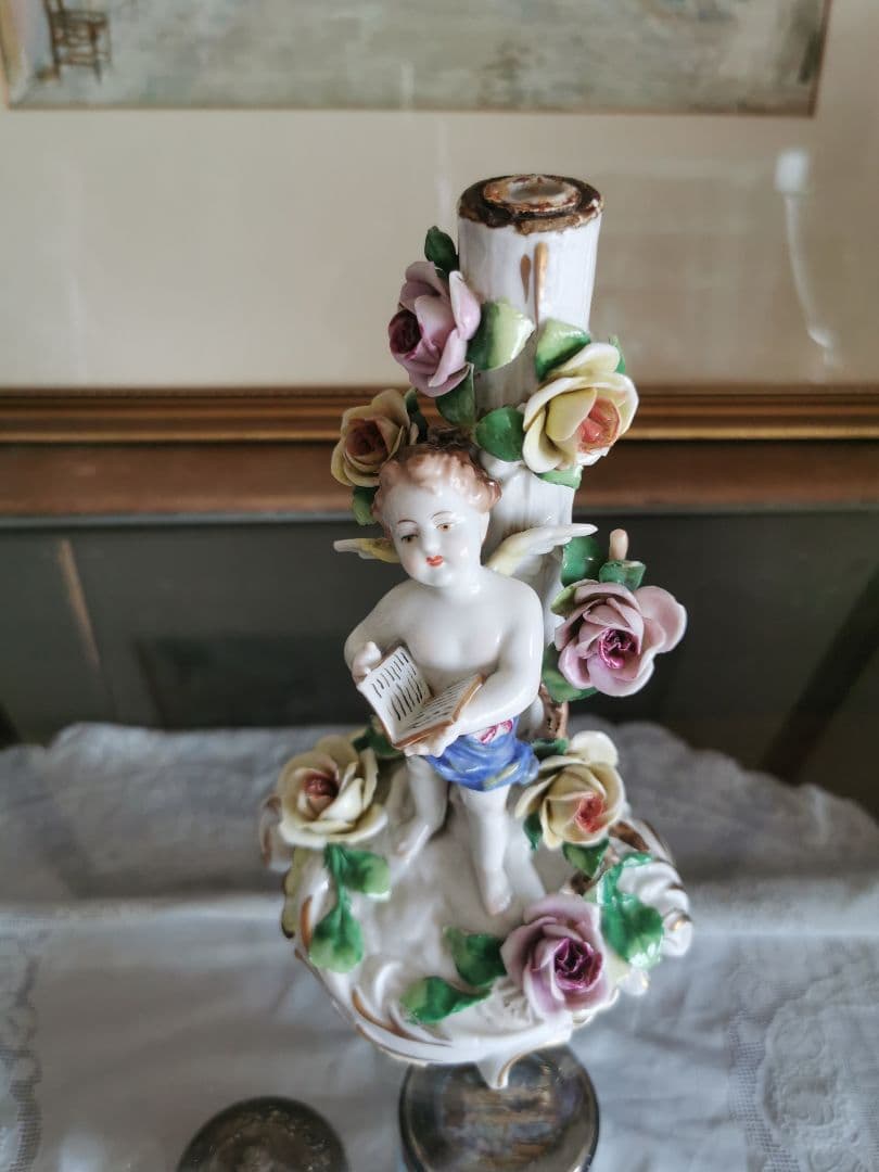 アンティーク ドイツフィギュリン 本を読むローズガーデンのエンジェル