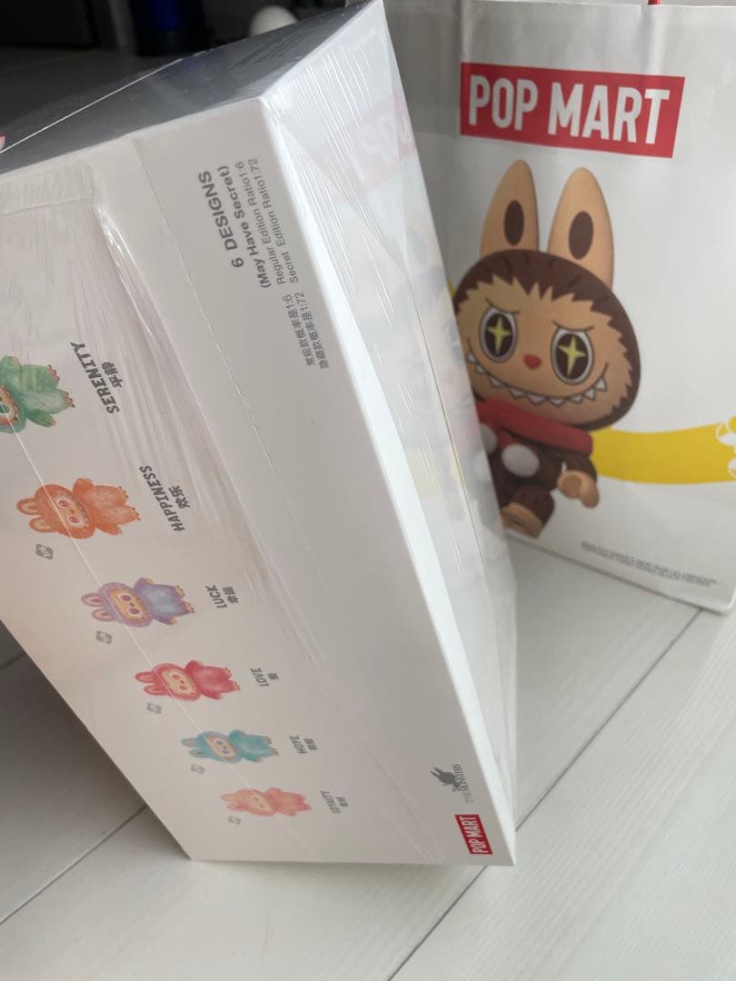 正規品 LABUBU THE MONSTERS Big into Energy