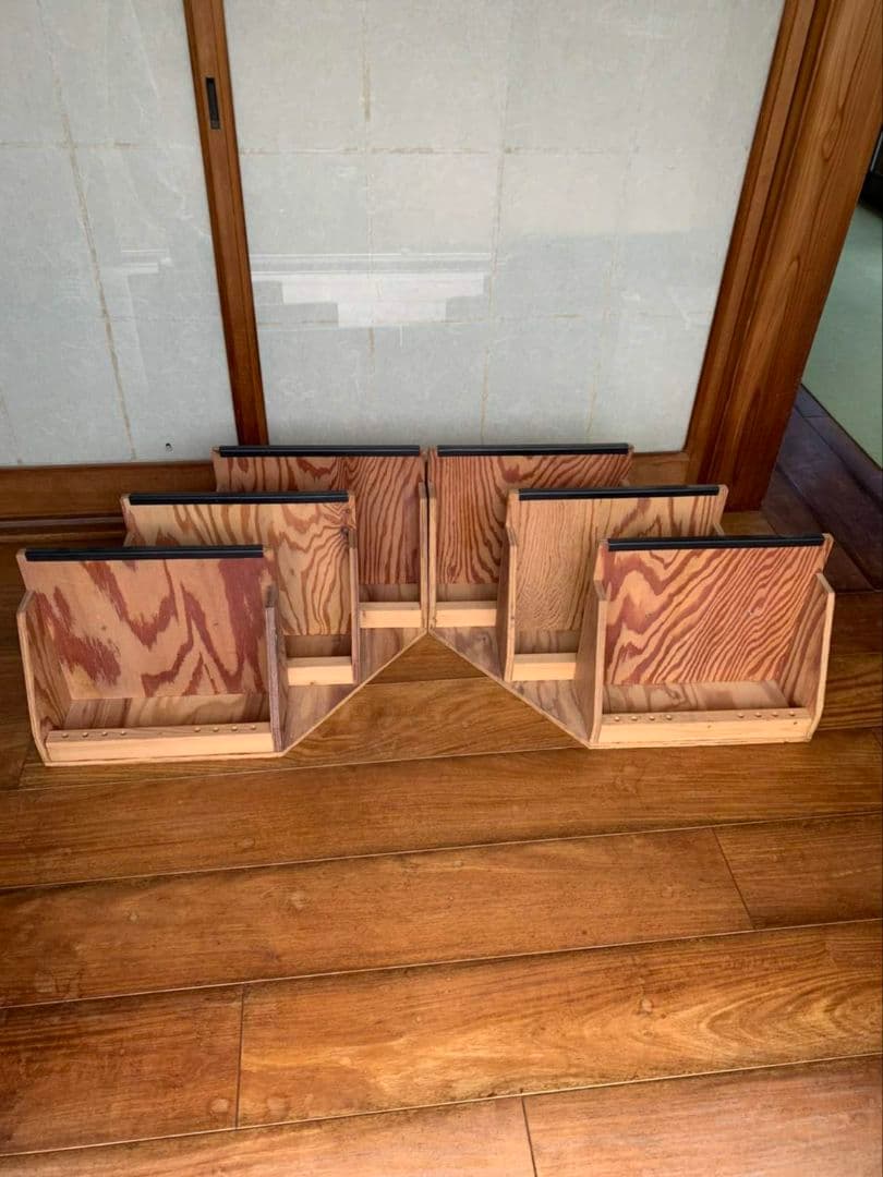 スノーボードディスプレイスタンド　３本用カラーウィールナット左側用　ハンドメイド