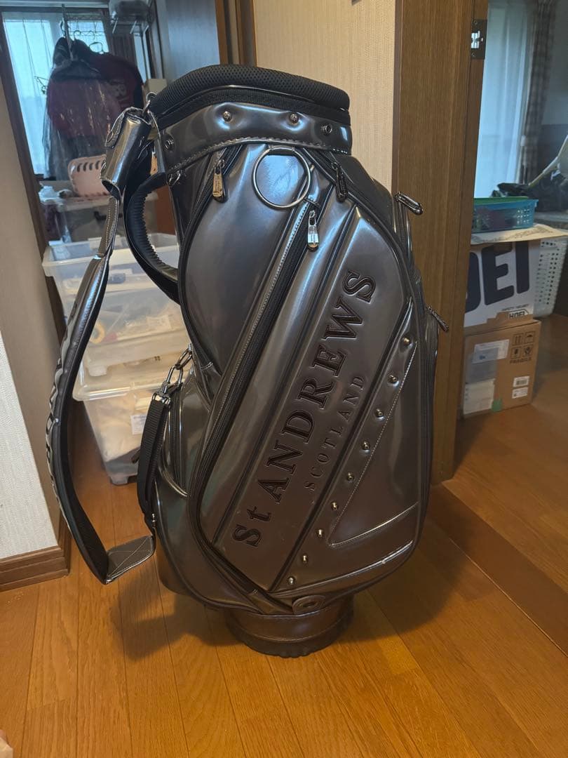 さやST ANDREWS グレー エナメルキャディバッグ　中古