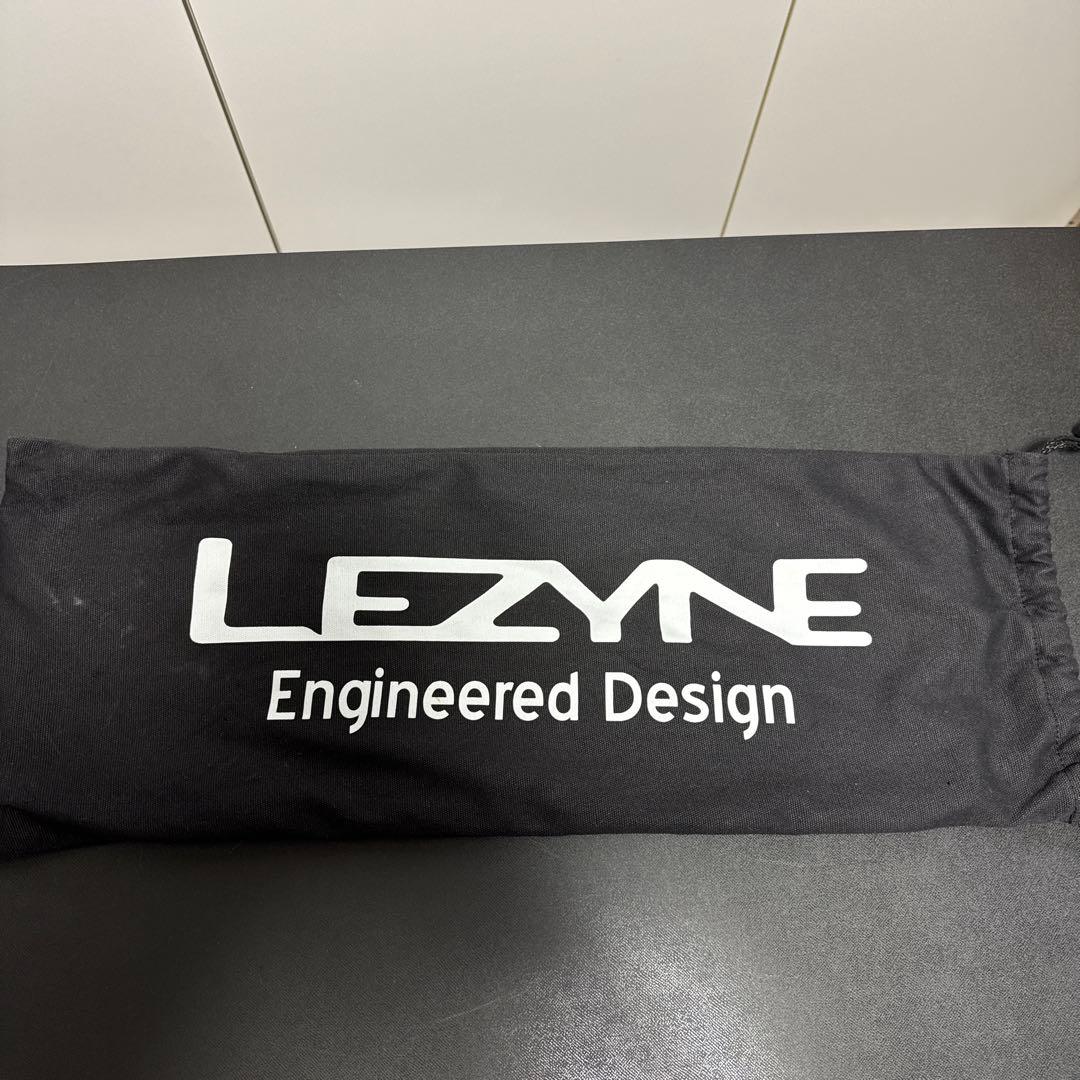 LEZYNE レザインTRAVEL FLOOR DRIVE シルバー