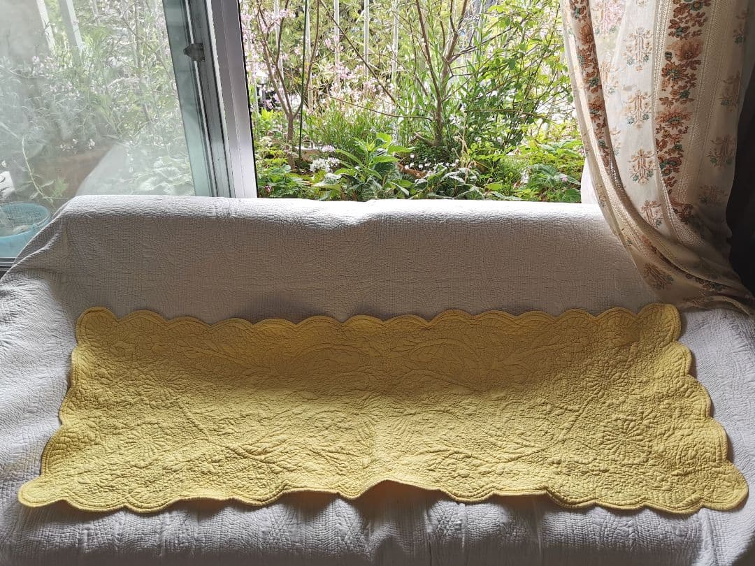 ヴィンテージフランス トラプント ブティ風キルト 向日葵＆花レリーフ 