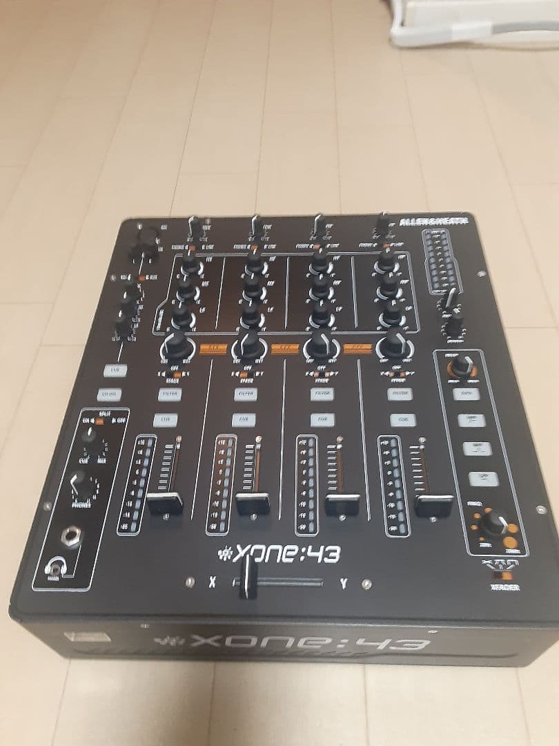 アレヒアンドヒース　ALLEN&HEATH XONE43