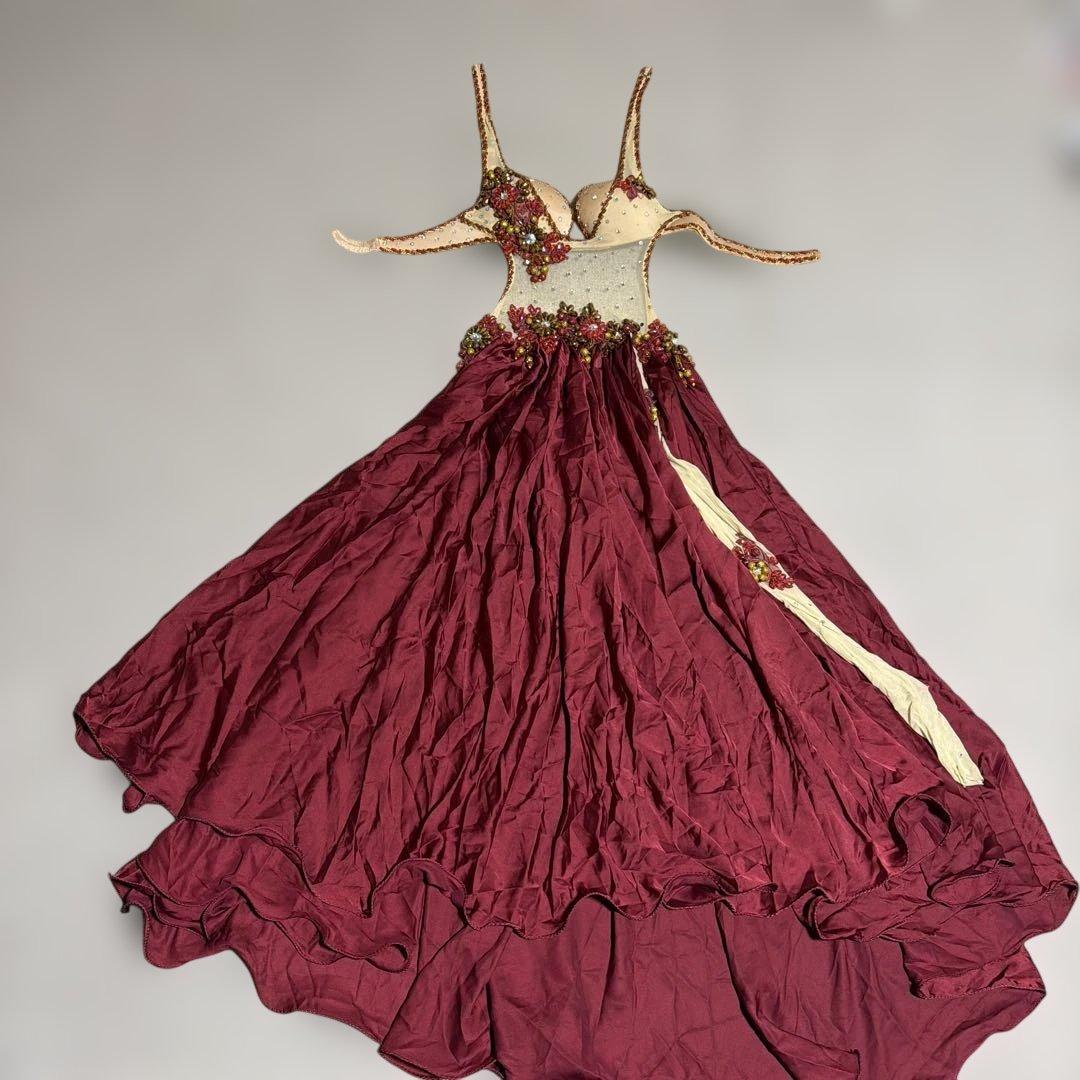 ベリーダンス セットアップ 赤とベージュ