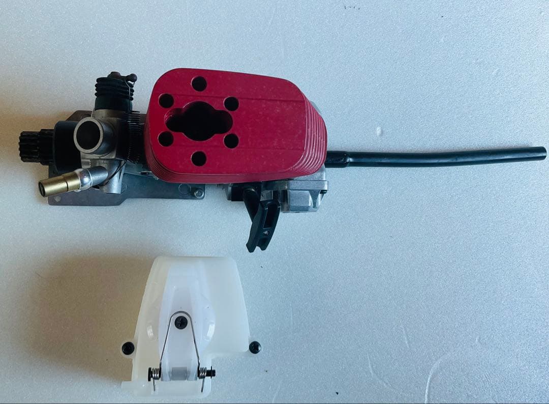 ディアゴスティィーニ　フェラーリ7/1 スケール　エンジンラジコンカー