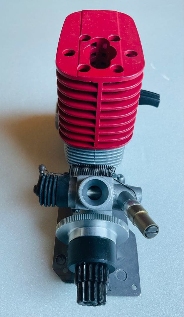 ディアゴスティィーニ　フェラーリ7/1 スケール　エンジンラジコンカー