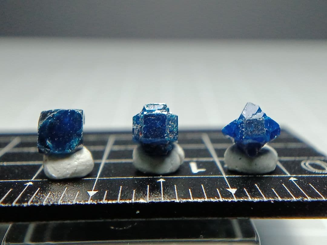 ひじキング　キュマンジュ石　擬ボレオ石　ボレアイト　原石セット　鉱物標本