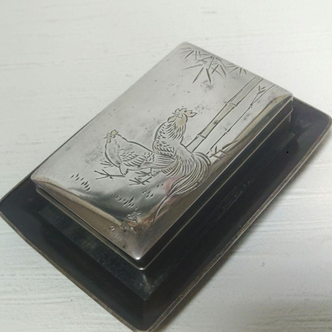 小箱　煙草入　義正刀　生駒製　銀製　小物入れ　金工　片切り彫り　ニワトリ　ア12