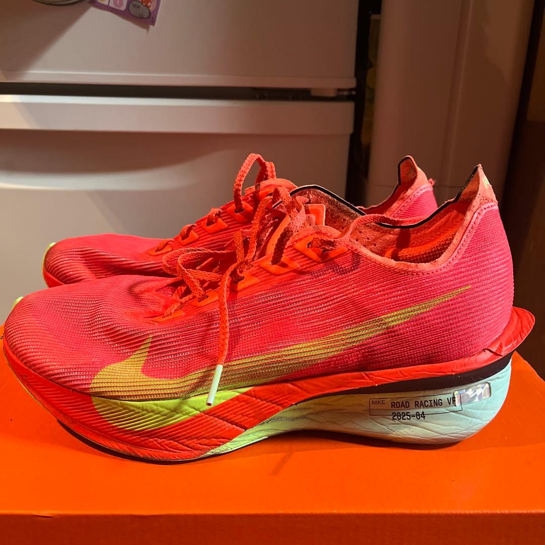 Nike ヴェイパーフライ4 25センチ