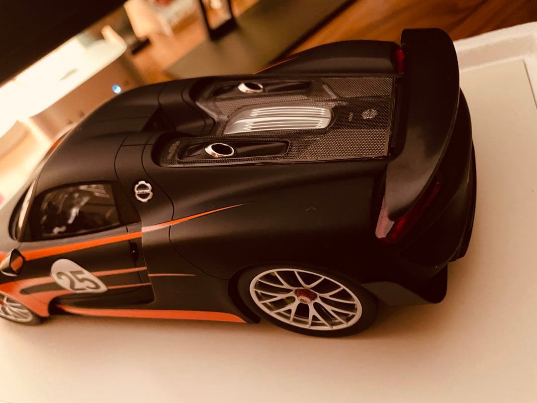 Spark 1/18 ポルシェ 918 Weissach スパーク