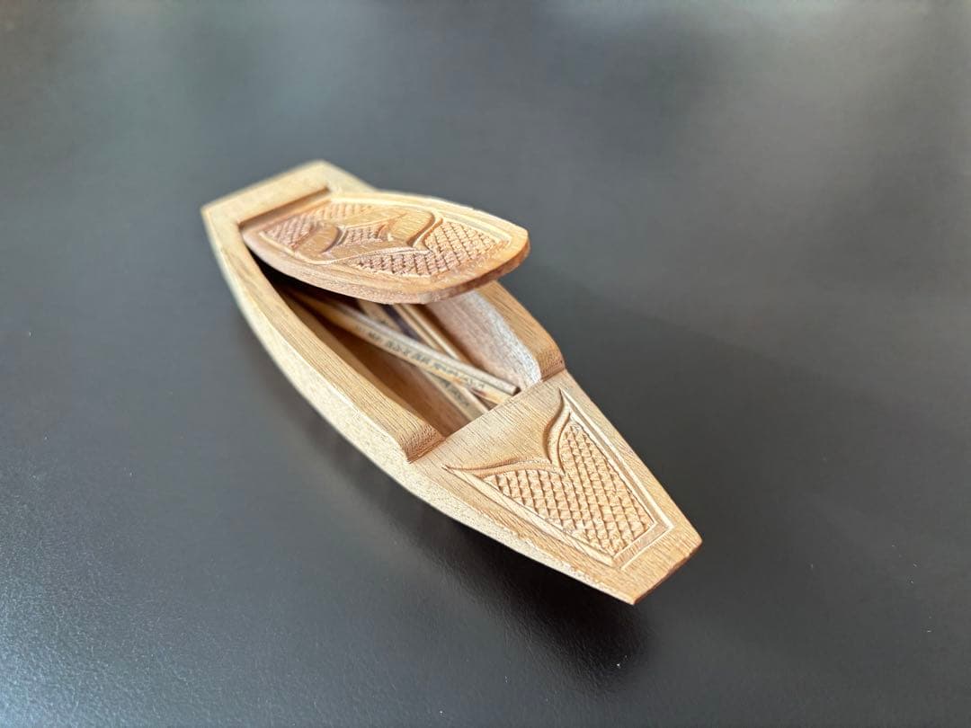 舟型　アイヌもんよう　木彫　小物入れ