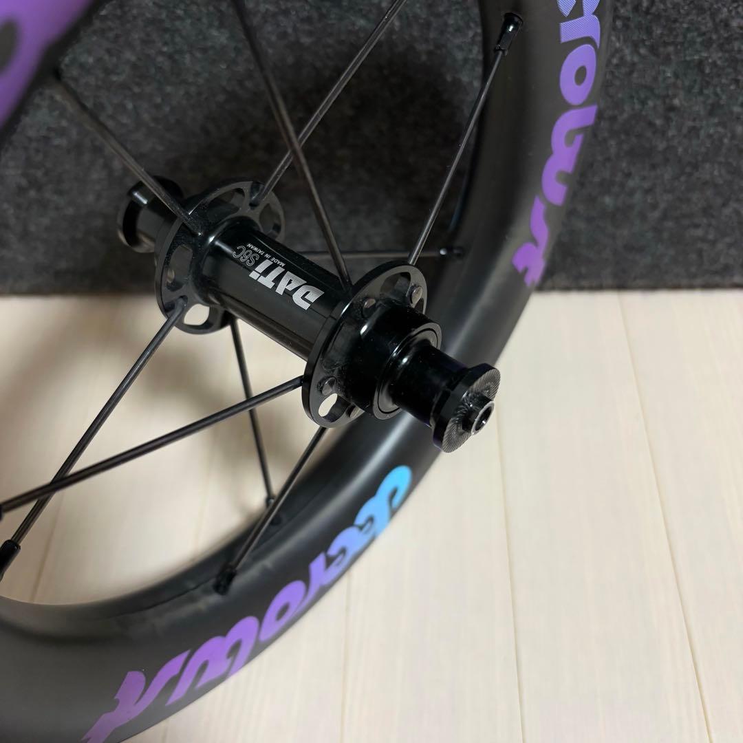 Deerobust dati バランスバイク　カーボンホイール　ストライダー