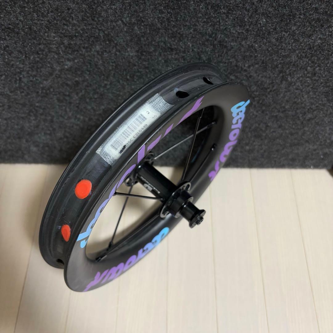 Deerobust dati バランスバイク　カーボンホイール　ストライダー