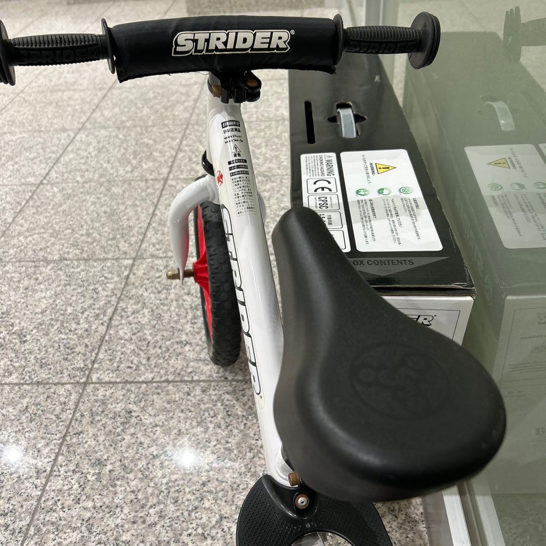 STRIDER スポーツ バランスバイク ホワイト/レッド セーブザチルドレン