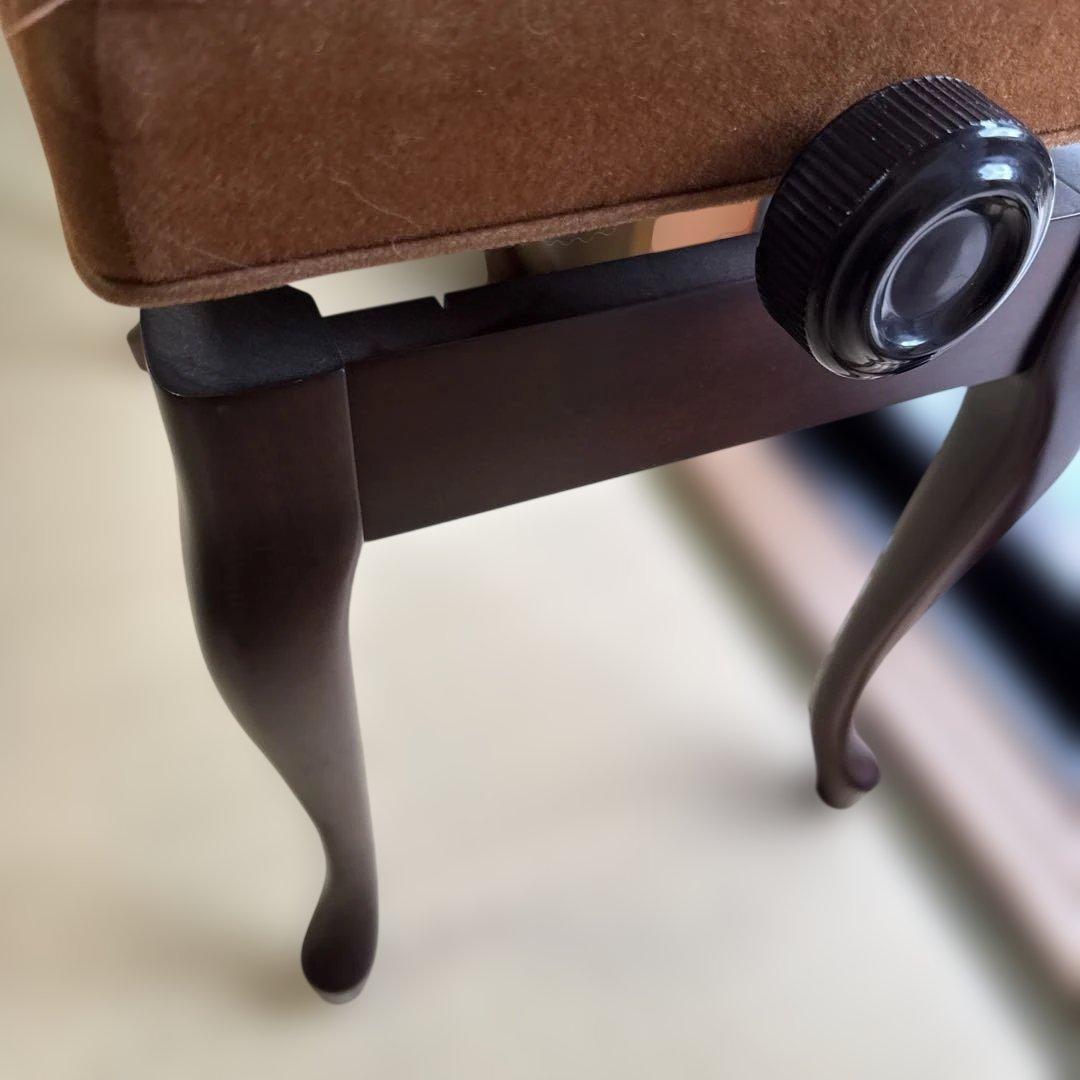 猫脚ピアノ椅子　クラシカルなブラウン