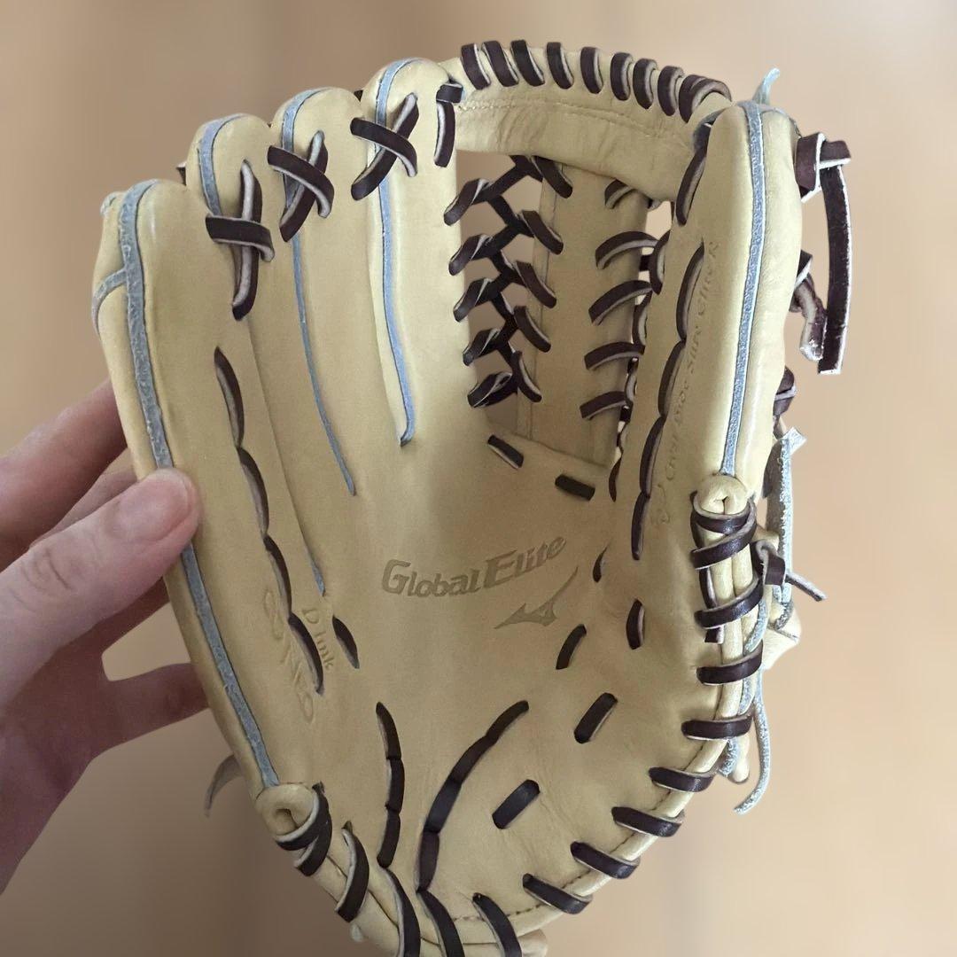 【値下げ】ミズノ Global Elite グローブ 左投げ用 ベージュ少年軟式