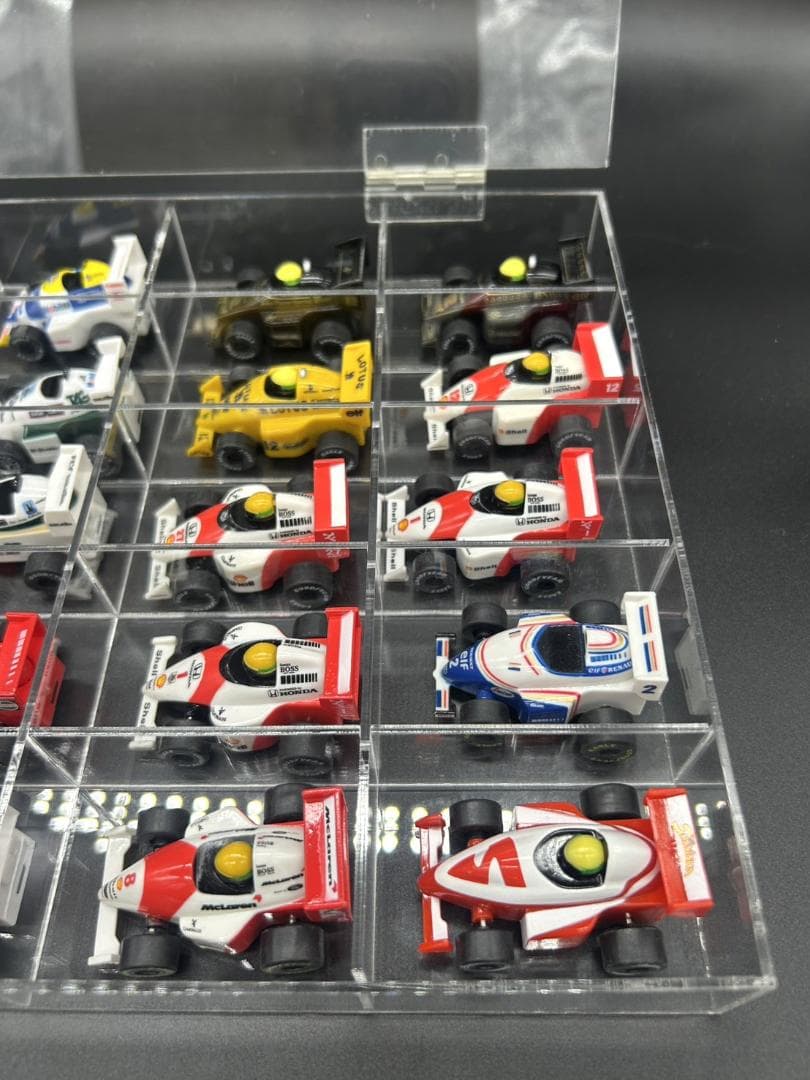 全コンプ・BOSSウィリアムズF1＆セナ財団公認プルバックカー ケース付き