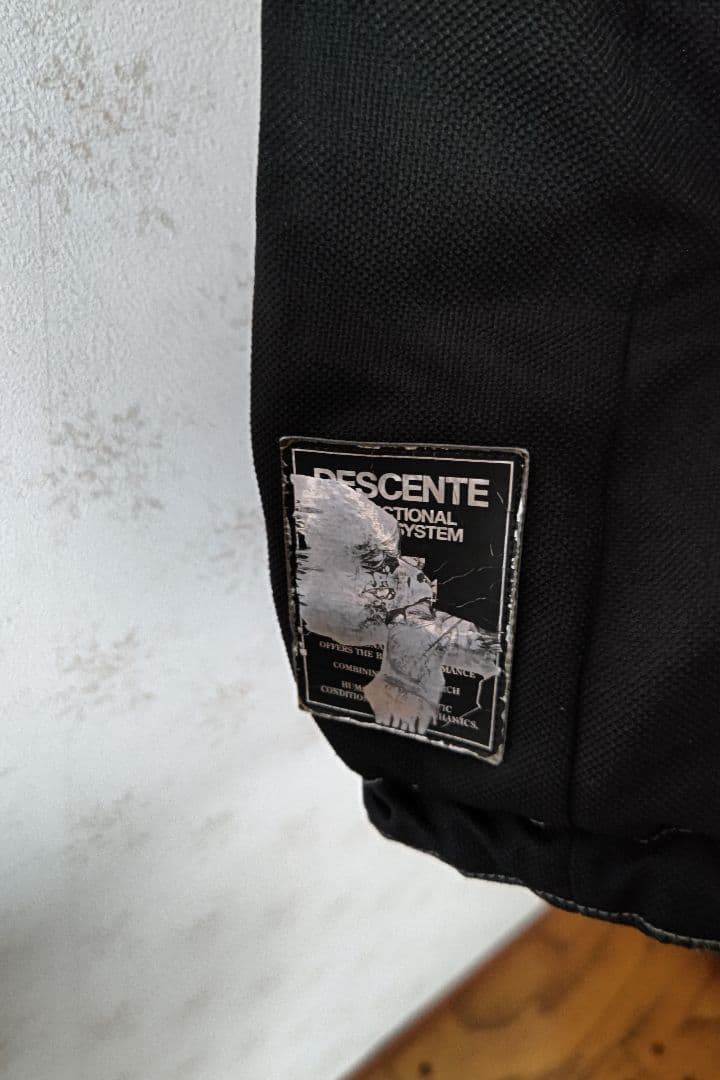 ☆DESCENTE カナダスキーチーム スキーウェア上下セット М☆