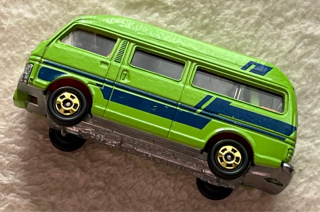 日本製トミカ No.3 ギフト品　ニッサン キャラバン ハイルーフバン