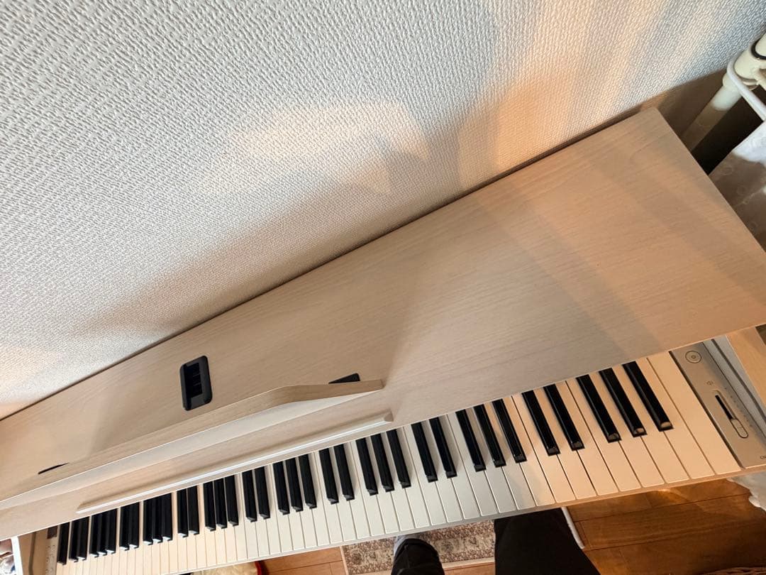 【美品】 KAWAI　CN201A　2022年12月購入品　ホワイト 椅子無し