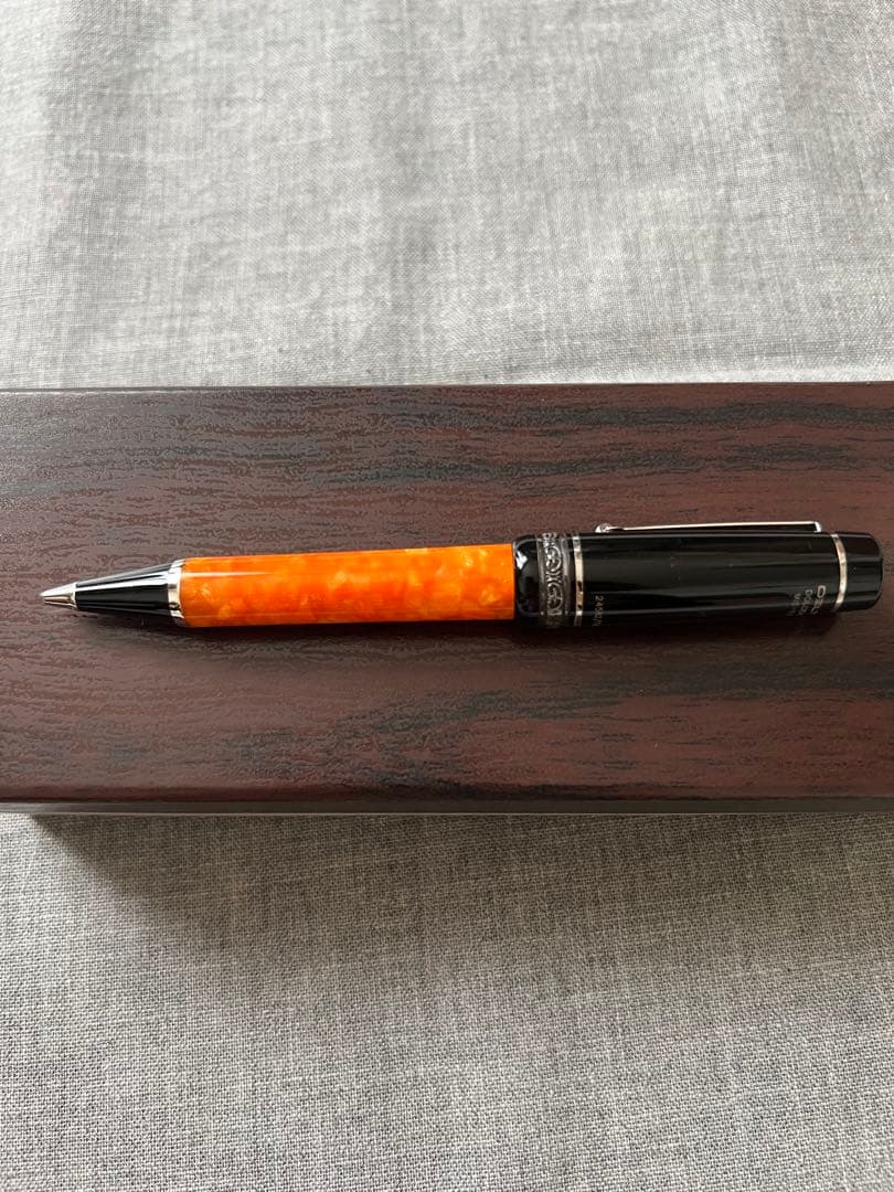 デルタドルチェビータミディアムオリジナルペンシル0.9mm