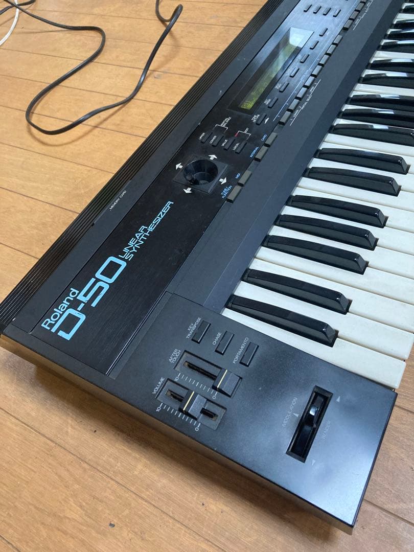 ローランド D-50 シンセサイザー〈内蔵電池切れ〉