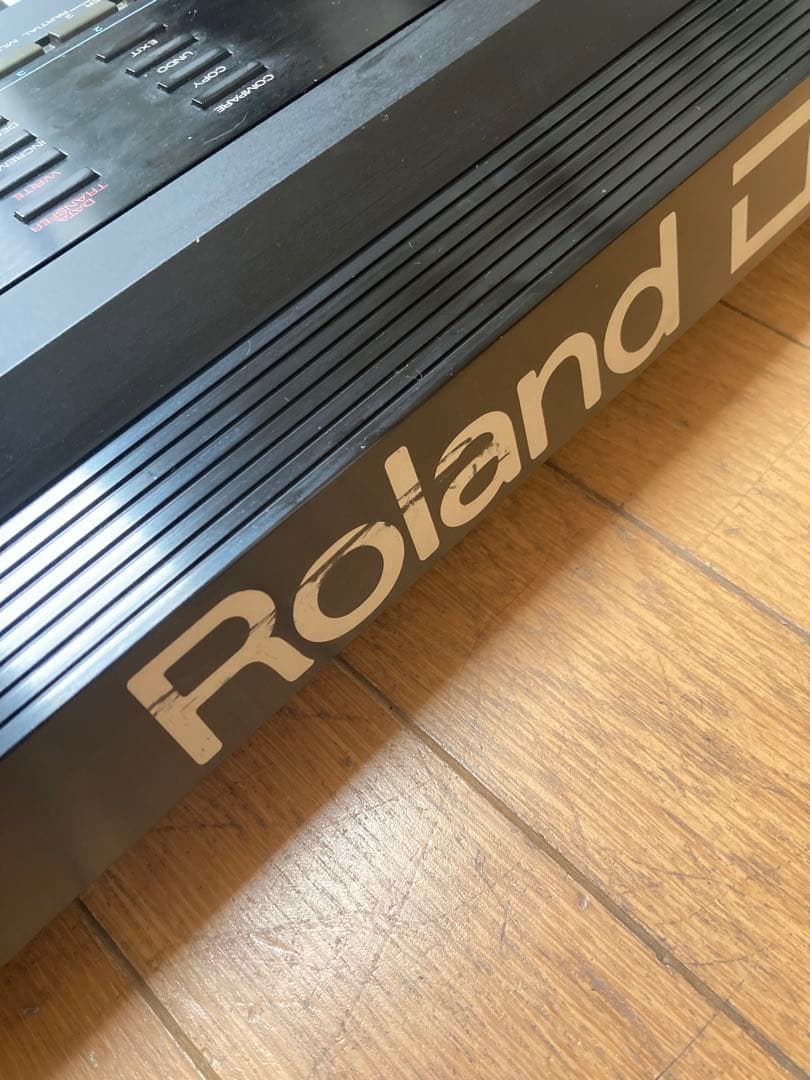 ローランド D-50 シンセサイザー〈内蔵電池切れ〉