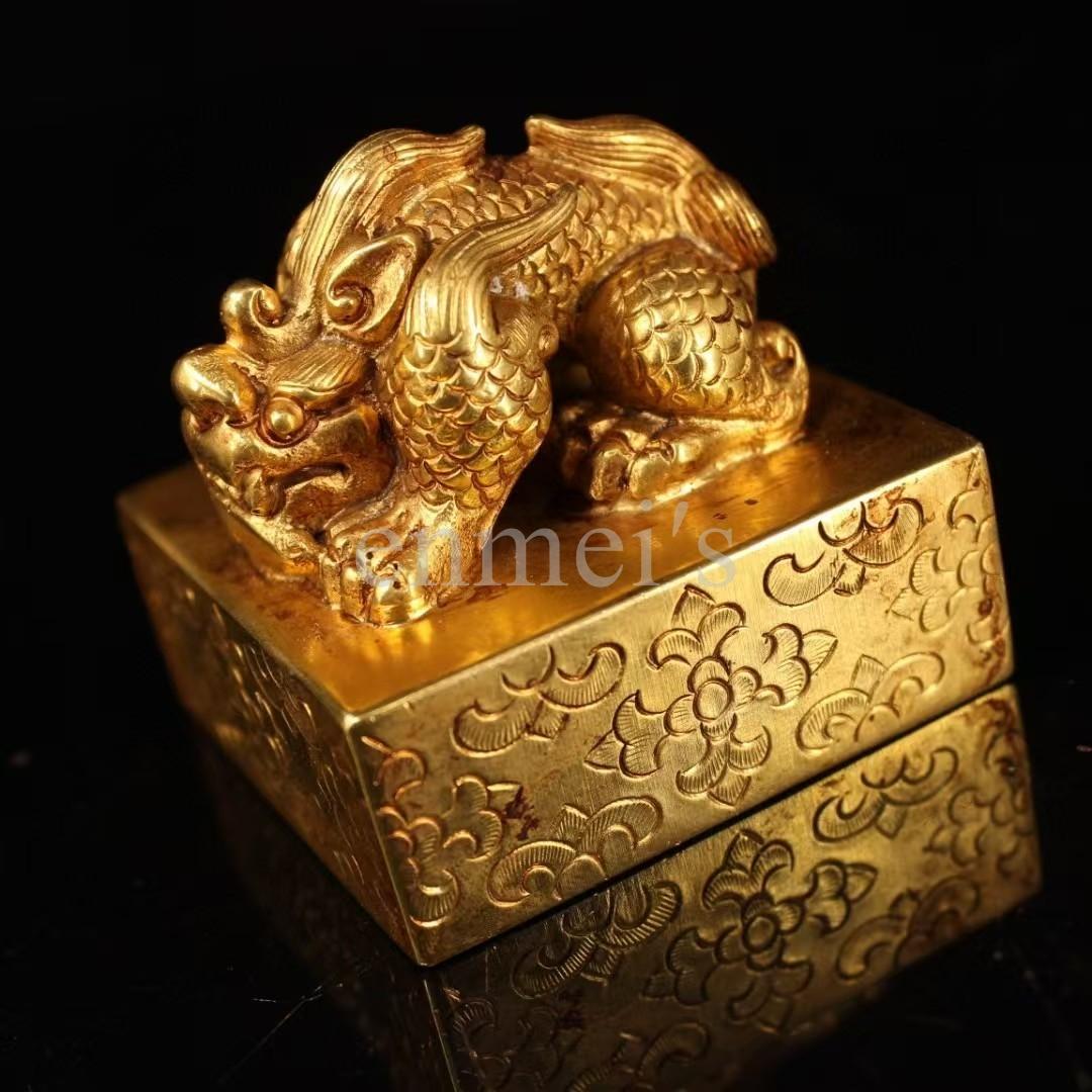 中国古美術・旧蔵鏨刻鎏金の爬龍印鑑・純銅製・高浮彫り・置物・書道具・文房具・風水