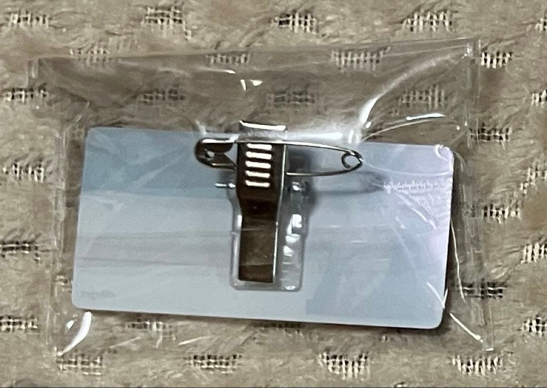 ディアヴォーカリスト 69’in 名札風アクリルバッジ ユウ