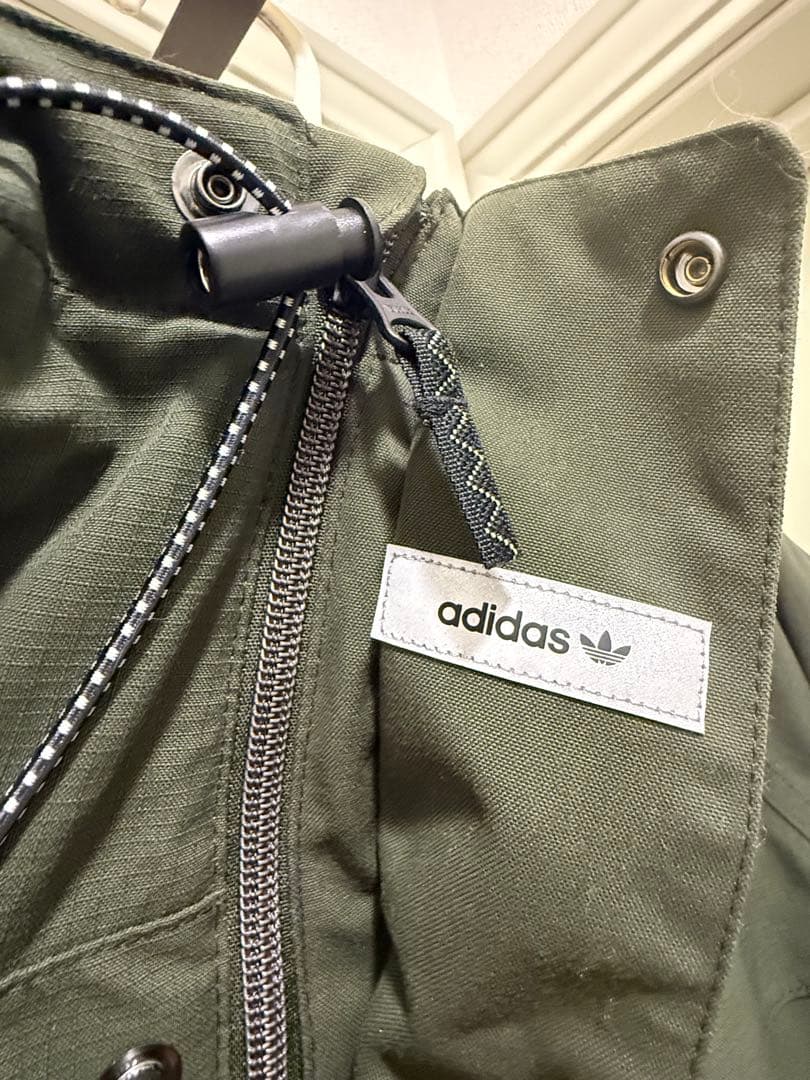 【美品】adidas ユーティリティジャケット　スノーボードウェア　スノーウェア