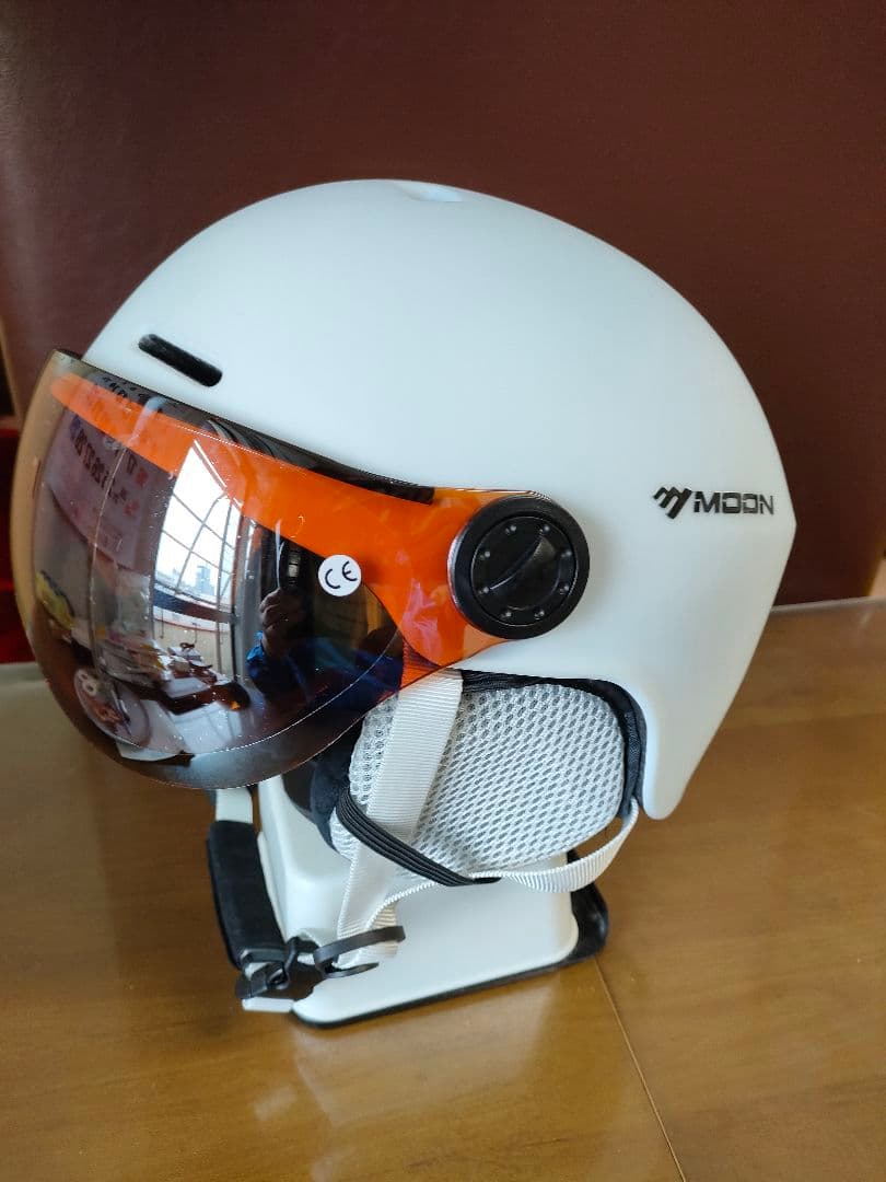 スキー用ヘルメット Lサイズ ホワイト