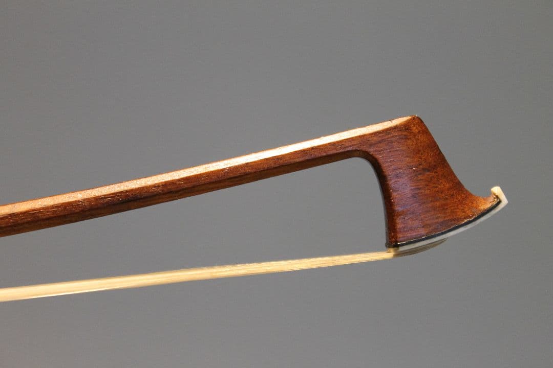 VUILLAUME A PARIS印vn弓　細身の瞬発・伝播力　繊細なタッチ