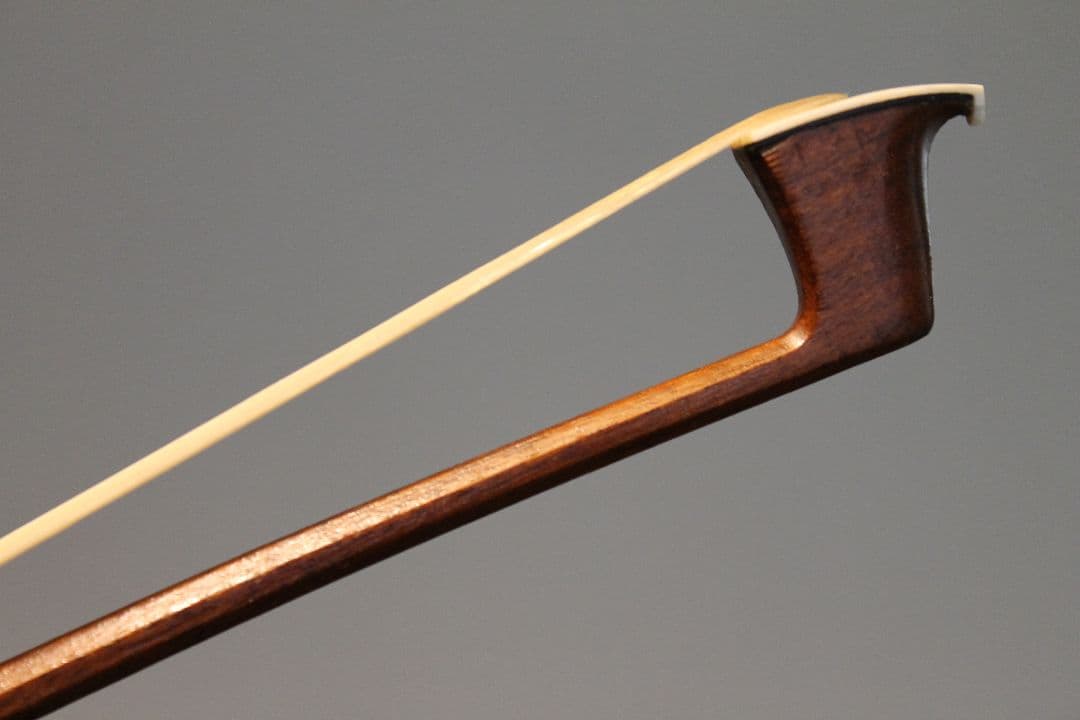 VUILLAUME A PARIS印vn弓　細身の瞬発・伝播力　繊細なタッチ