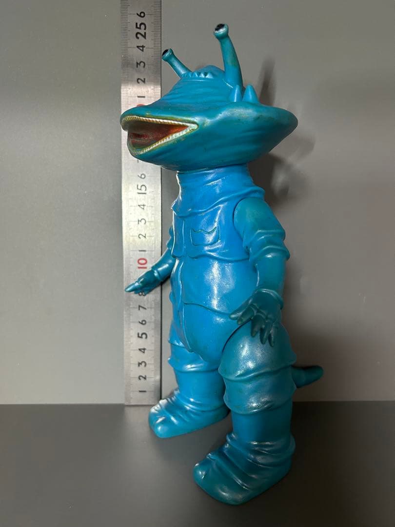 断捨離マン　カネゴン　マルサン　円谷プロ