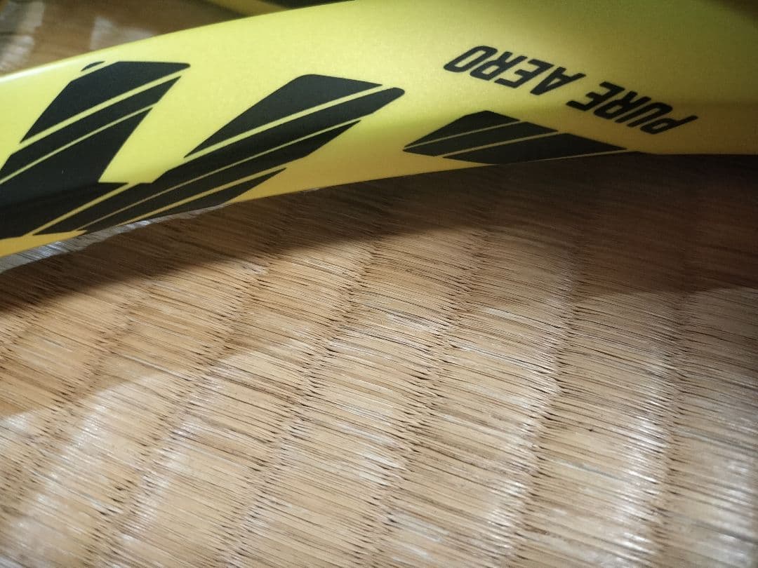 ピュアアエロ　バボラ　BABOLAT　テニスラケット