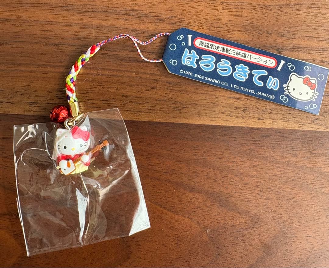 美品♡ご当地キティ根付け、キーホルダー、ピンズ　60個まとめ売り＋りんごキティ缶