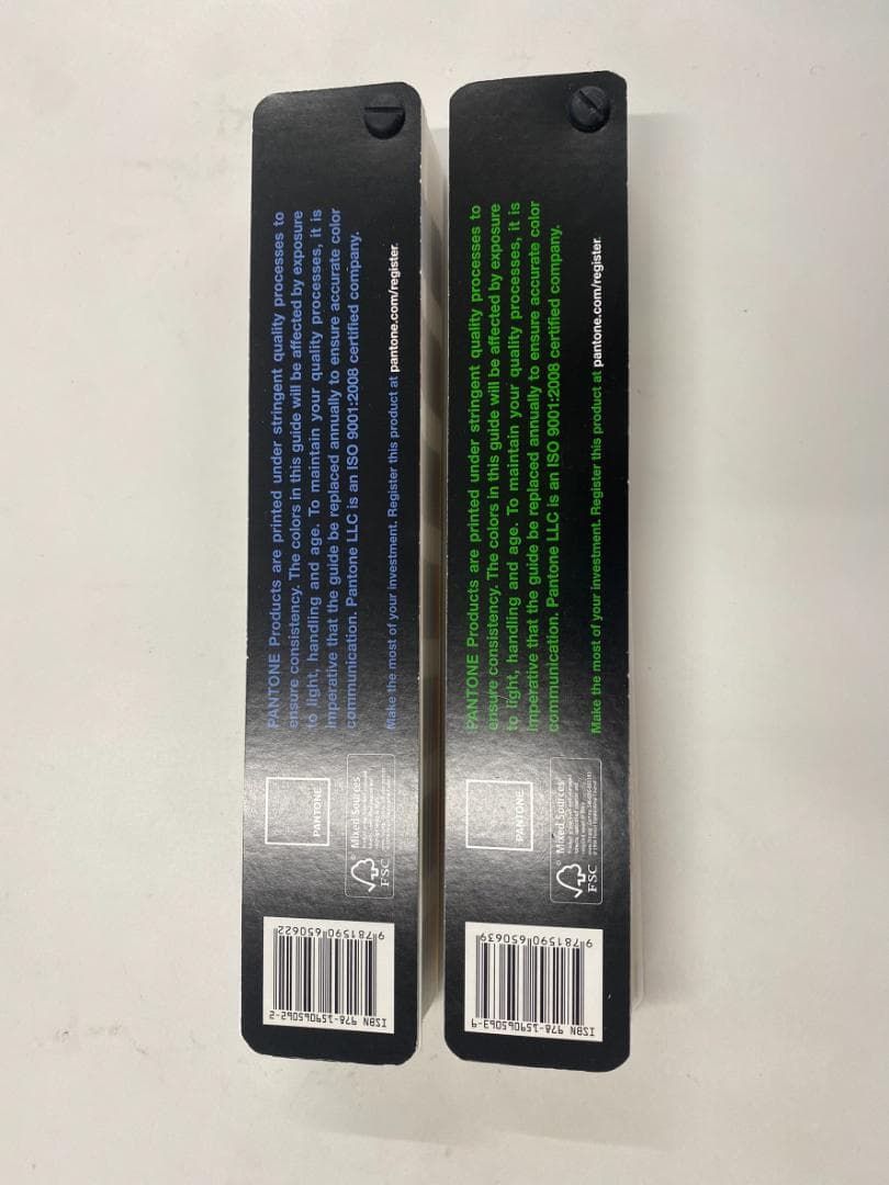 PANTONE FORMULA GUIDE 色見本帳