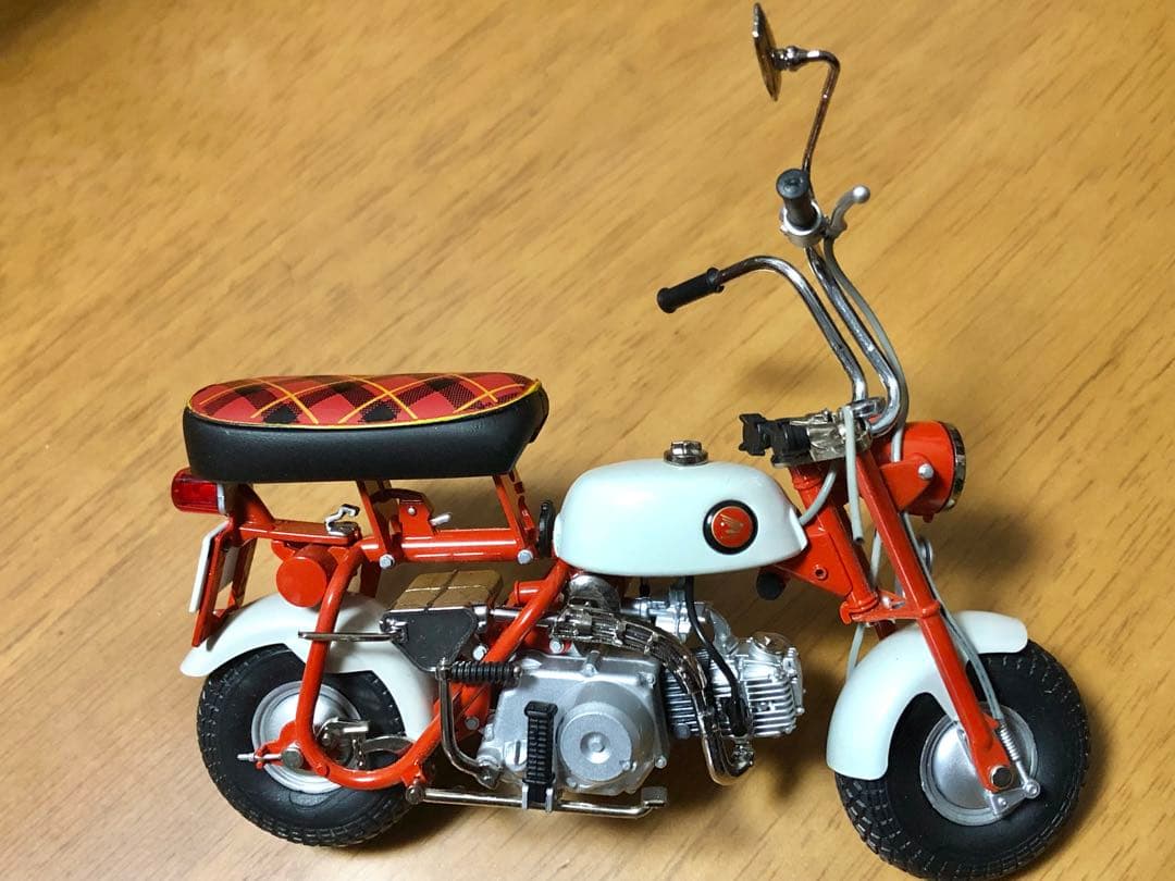 ★希少！サンプル白箱￼￼￼1/10エブロ ホンダ モンキー Z50M 1967