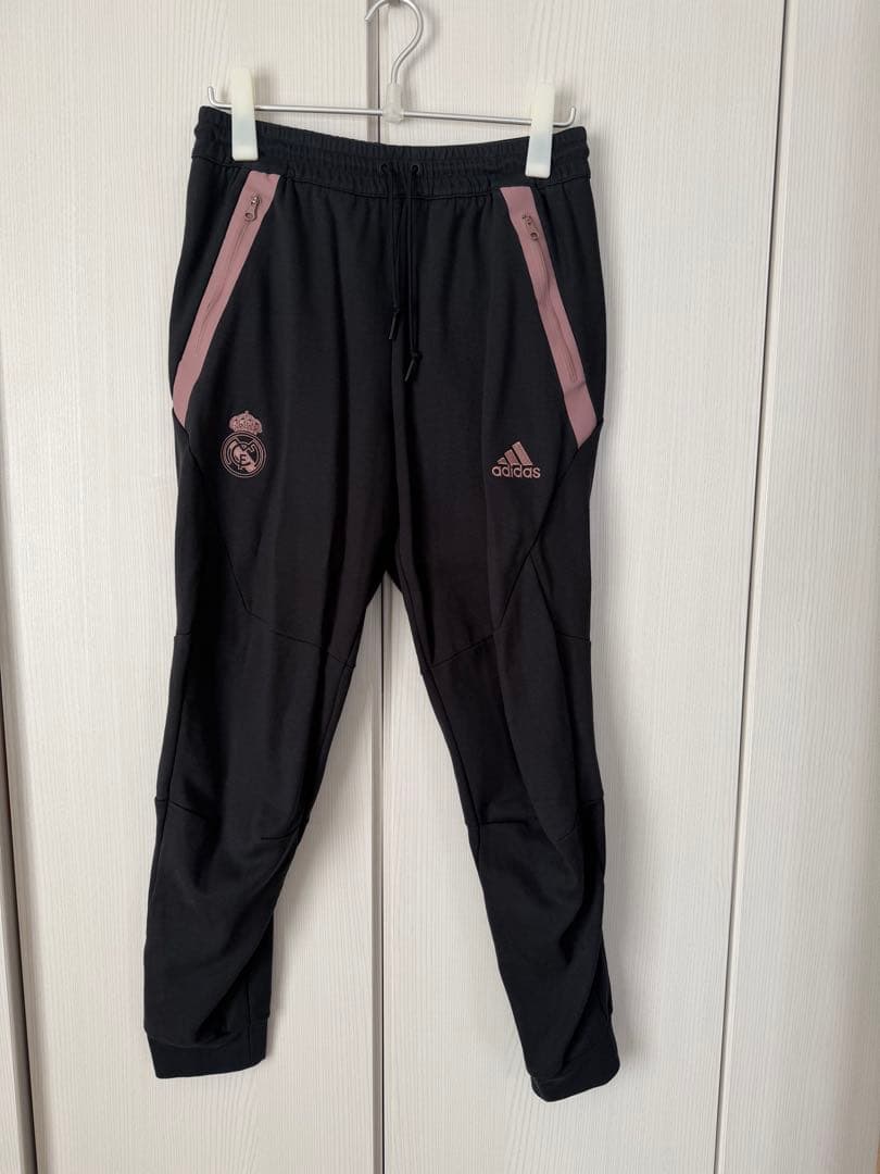 22-23 レアル・マドリード トラベルフーディー　パンツ　上下セット　ジャージ