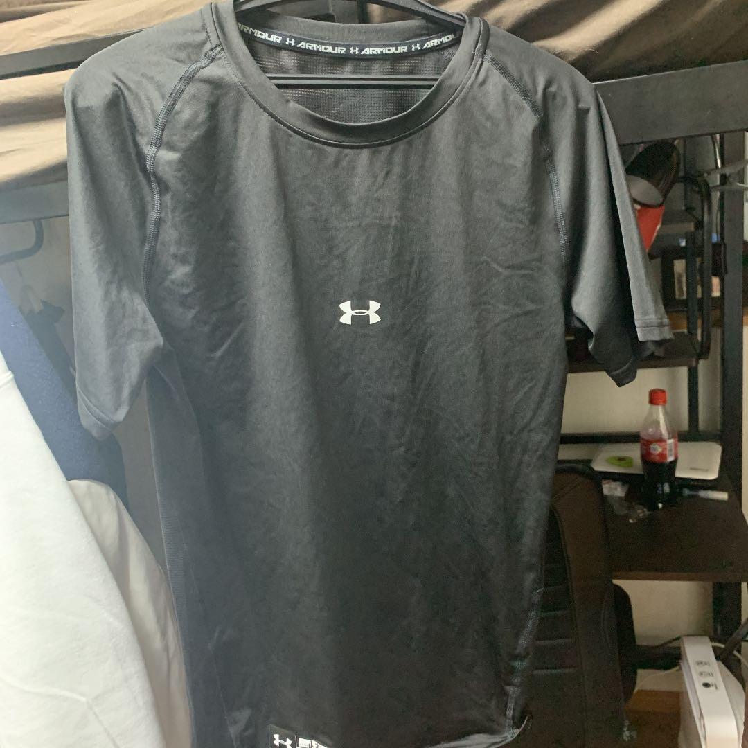 アンダーアーマーアンダーシャツ