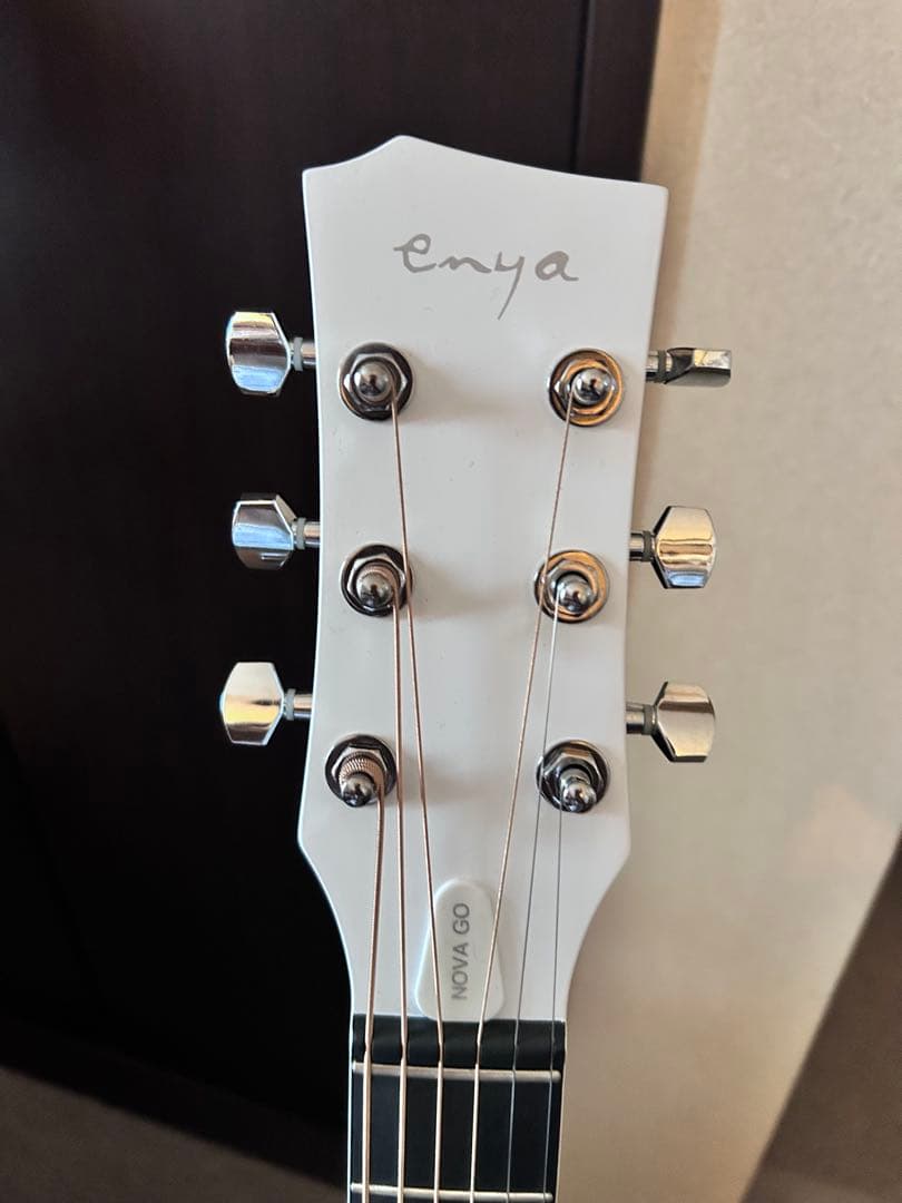 Enya Nova Go ホワイト アコースティックギター ケース付き