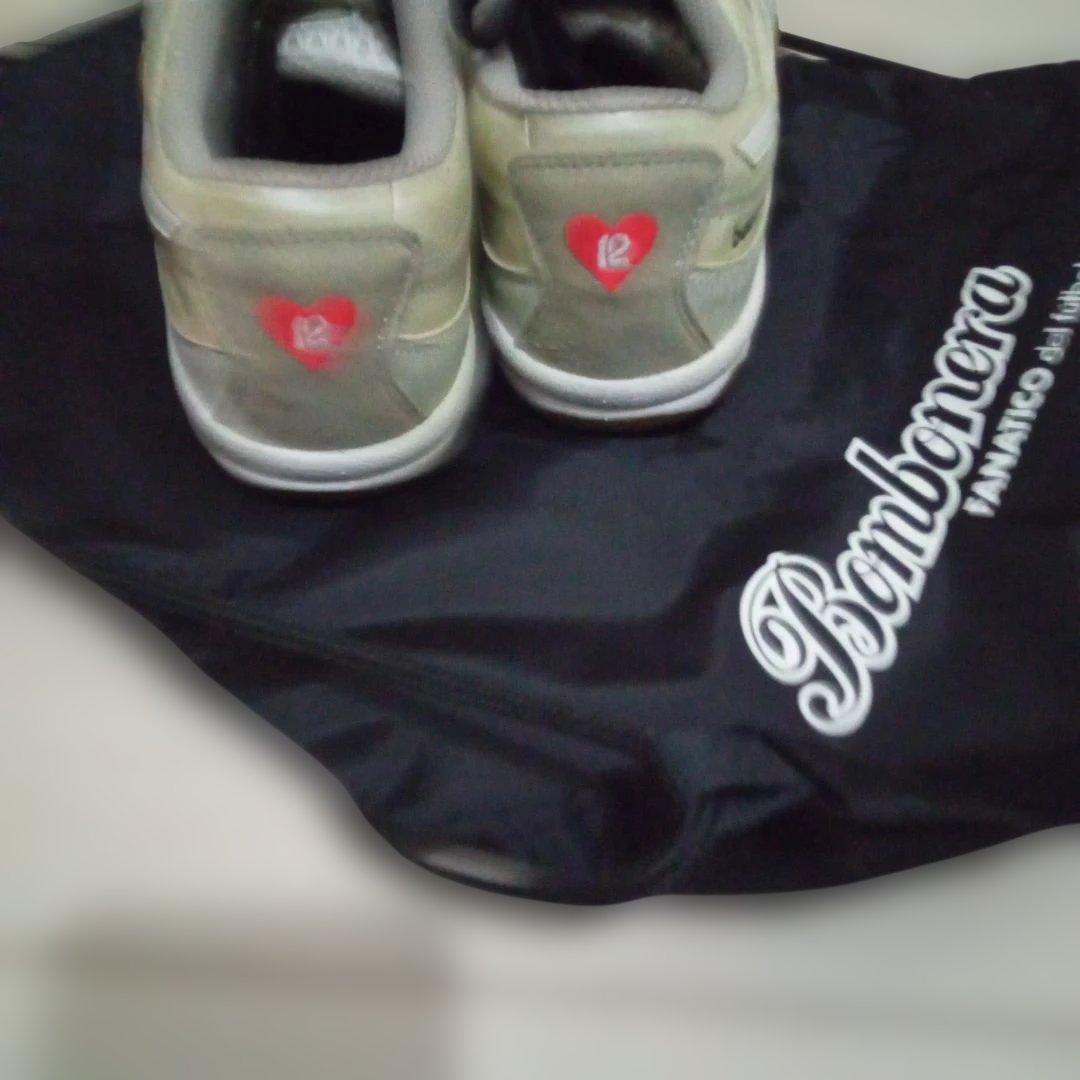 美品!《MIZUNO》《bombonera》コラボ★(限定)フットサルシューズ★