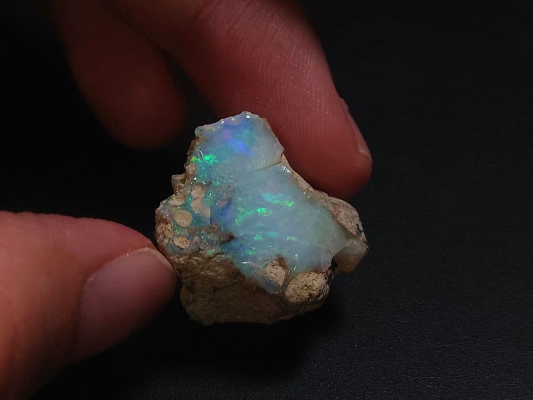 エチオピアウェロ産オパール　ジュエリー　グレード　プレシャス　遊色　鉱物標本