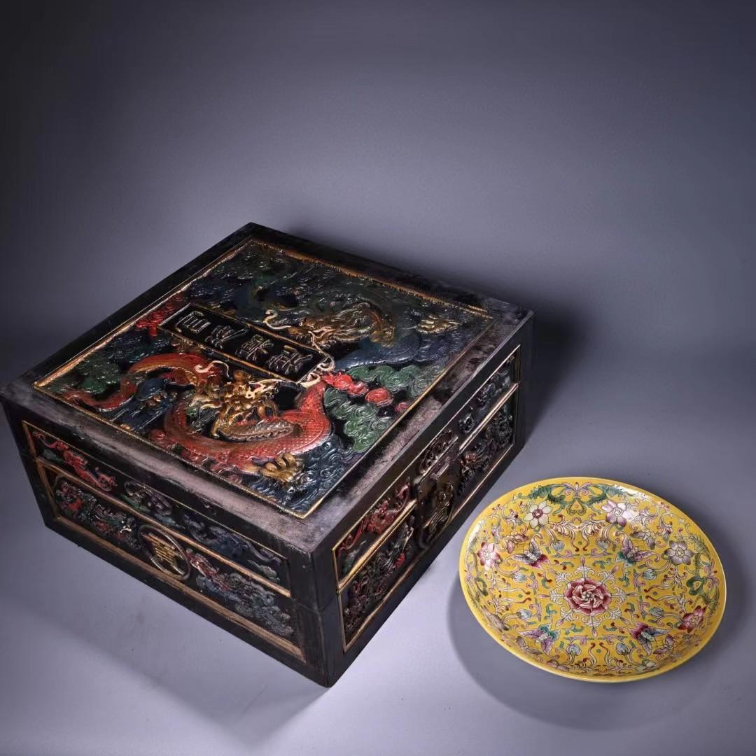 中国古美術・珍蔵陶磁器の皿・置物・純手描き・極細工・茶道具・文房具・漆器の箱付き